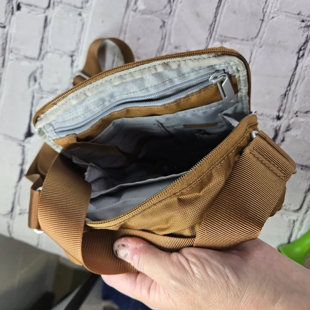 Tumi Tech nylon crossbody messenger travel bag purse